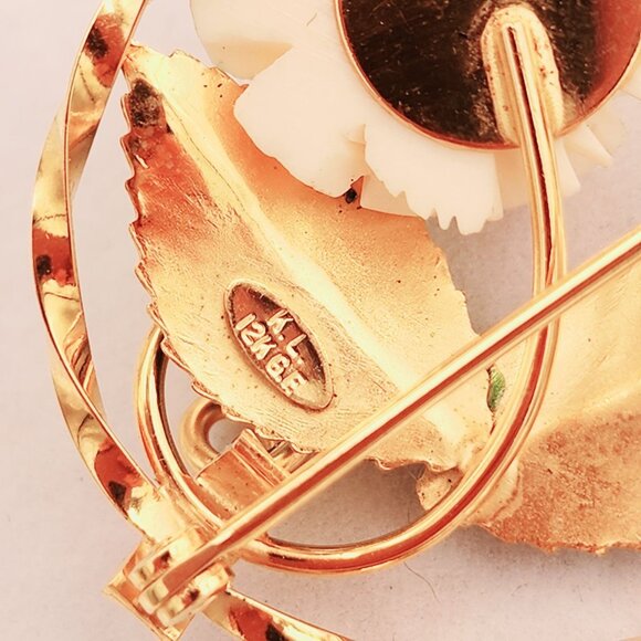 Vintage "KL" Celluloid Creamy Rose 12K GF Circle Brooch W Green Enamel Leaves - Picture 5 of 6